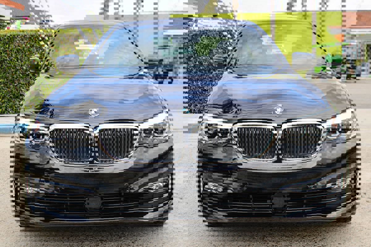 Used 2017 BMW 530i RWD image 10