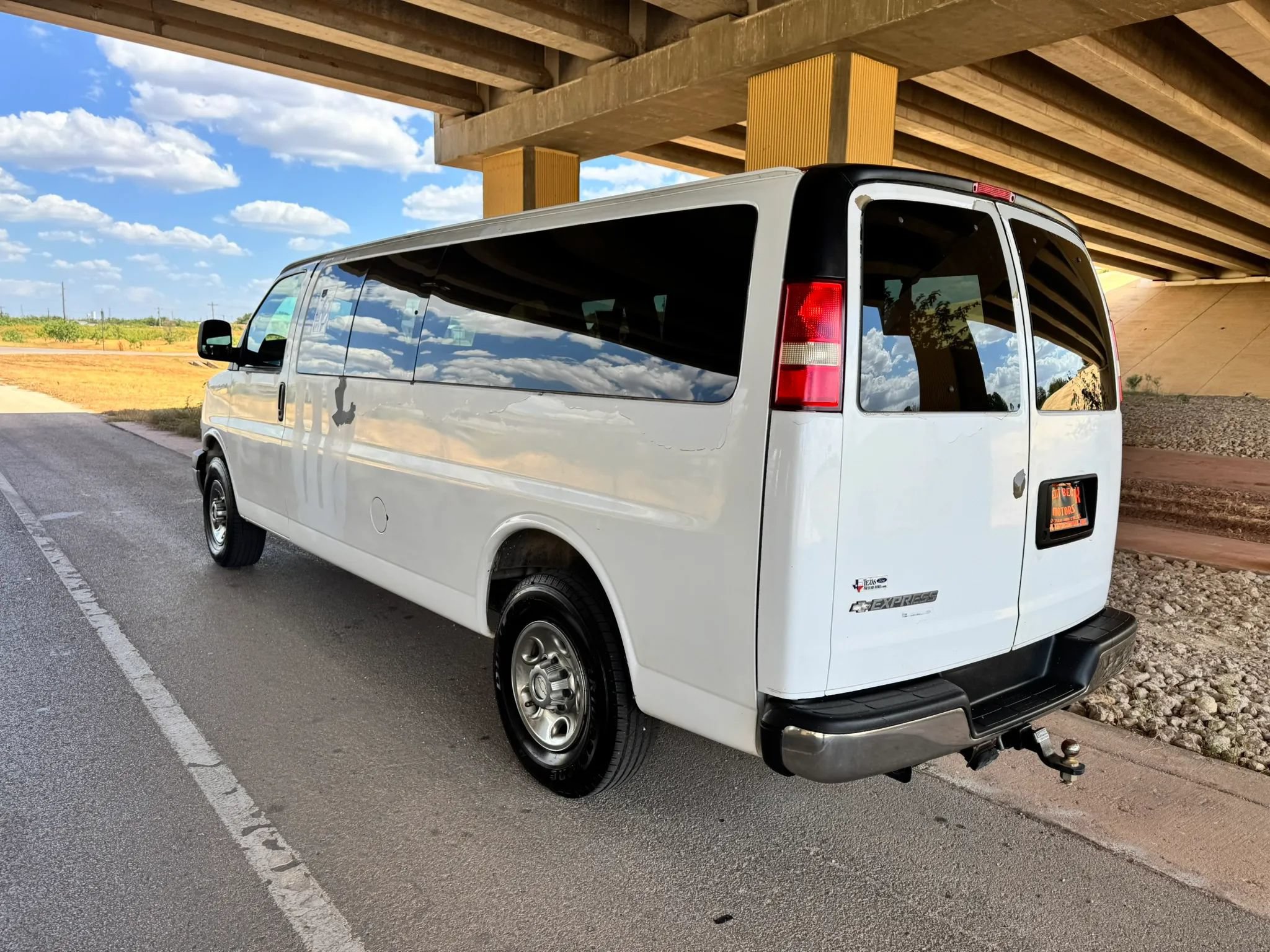 Used 2008 Chevrolet Express 3500 Extended Passenger w/ LT Preferred Equipment Group RWD image 5