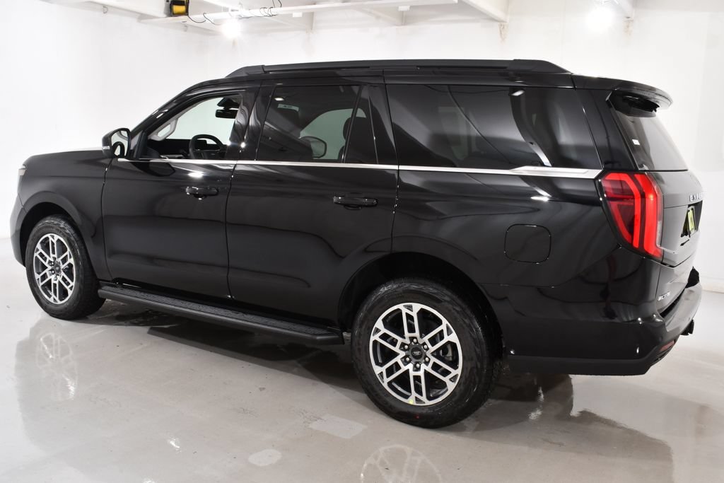 New 2026 Ford Expedition Active AWD/4WD image 15