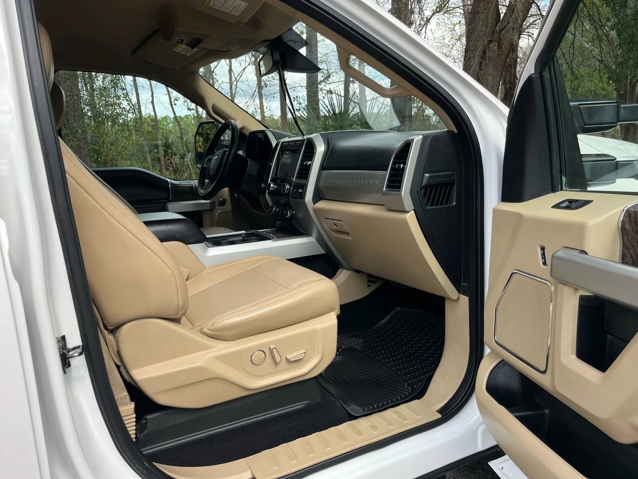 Used 2019 Ford F250 Lariat w/ Lariat Ultimate Package AWD/4WD image 20