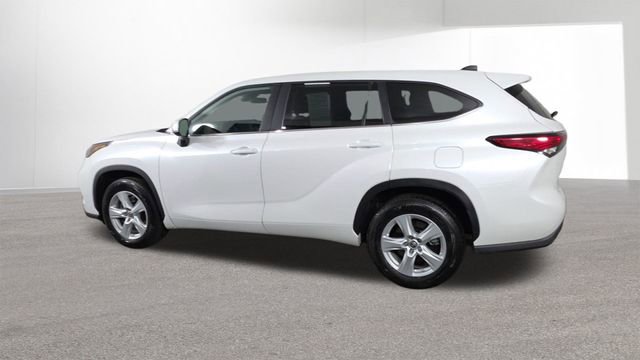 Used 2023 Toyota Highlander L image 6