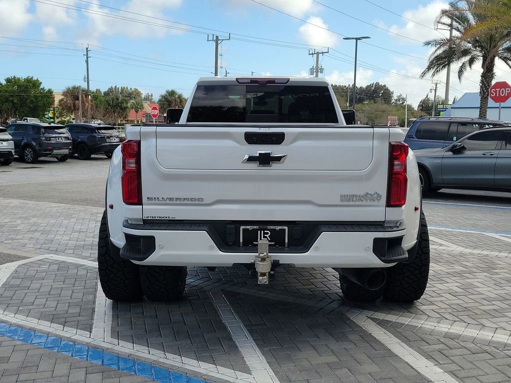 Used 2022 Chevrolet Silverado 3500 High Country AWD/4WD image 4