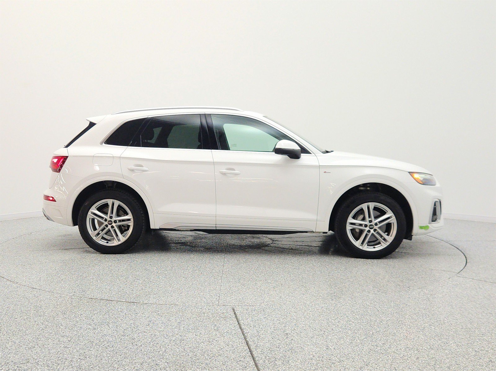 Used 2023 Audi Q5 e Premium Plus w/ Premium Plus Package AWD/4WD image 4
