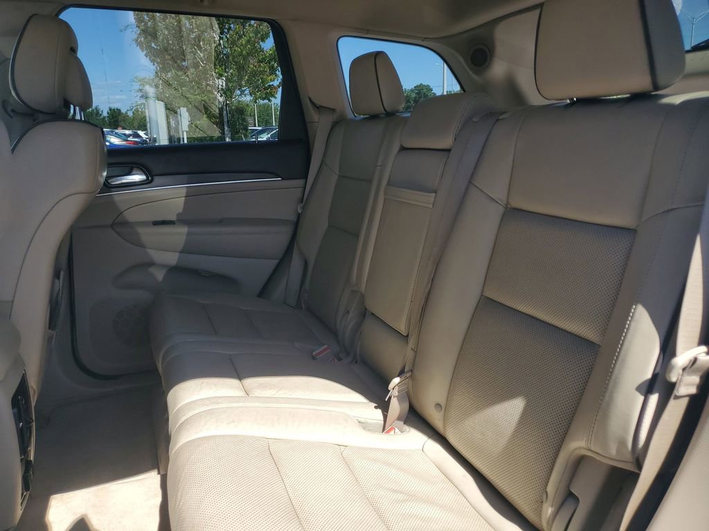 Used 2020 Jeep Grand Cherokee Overland AWD/4WD image 13