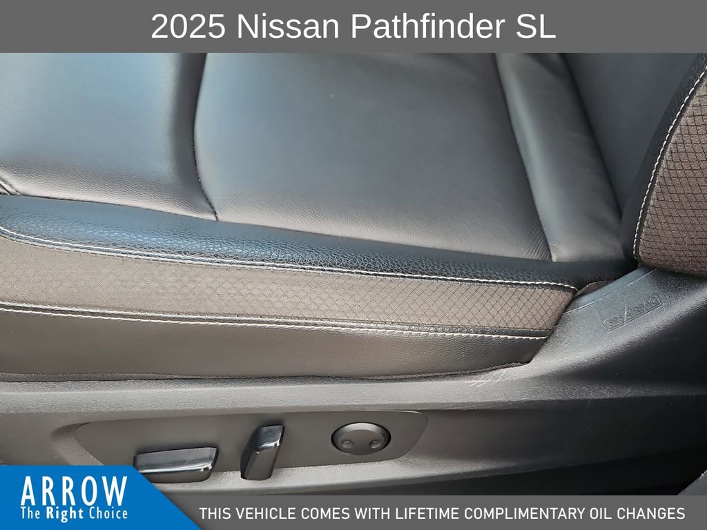 Used 2025 Nissan Pathfinder SL AWD/4WD image 23