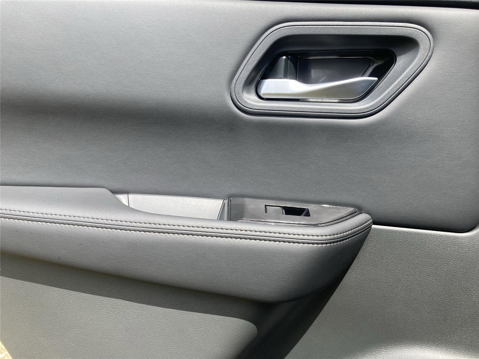 New 2026 Nissan Rogue SV image 28