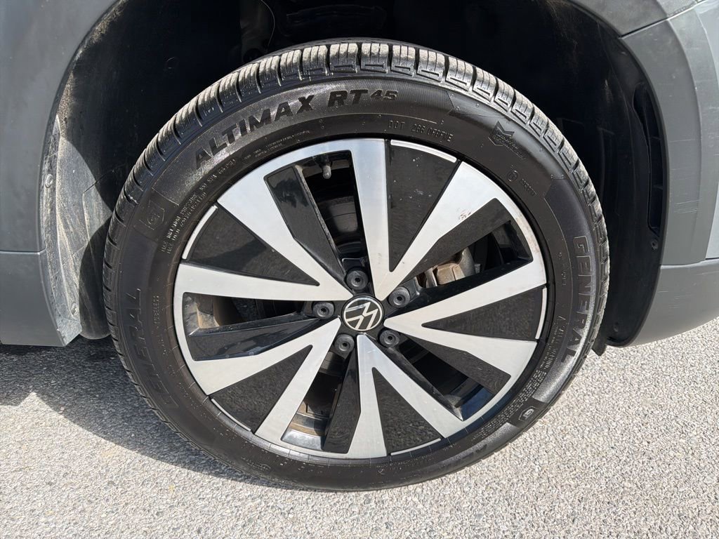 Used 2022 Volkswagen Taos SE image 13