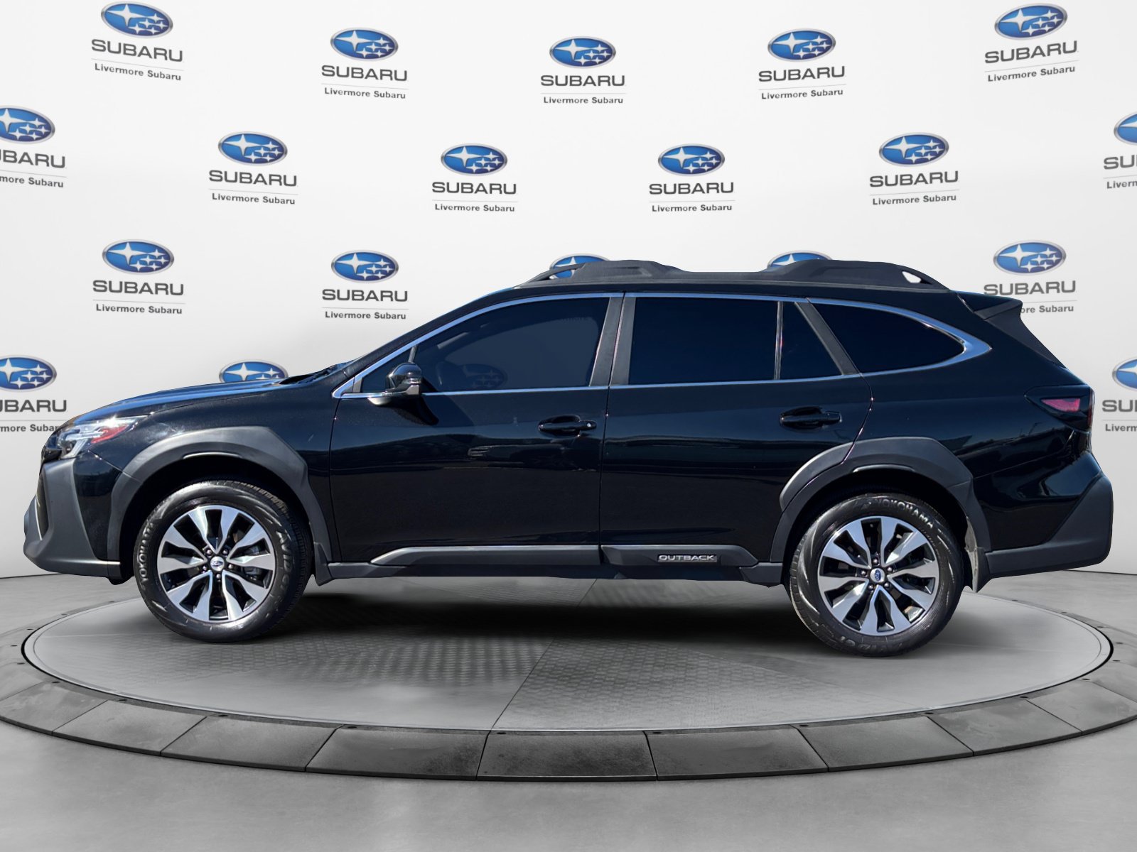 Used 2023 Subaru Outback Limited XT AWD/4WD image 3