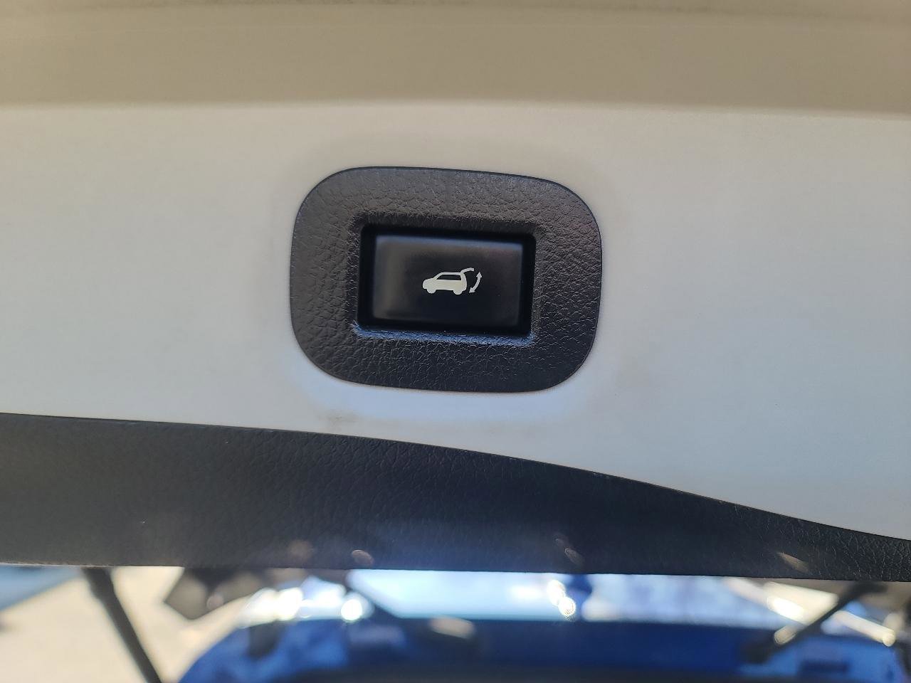 Used 2019 Nissan Rogue SL w/ Premium Package image 13