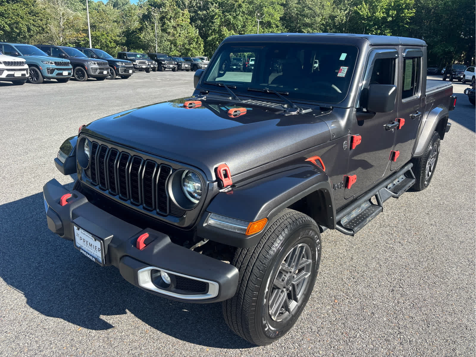 Used 2024 Jeep Gladiator Sport AWD/4WD image 4