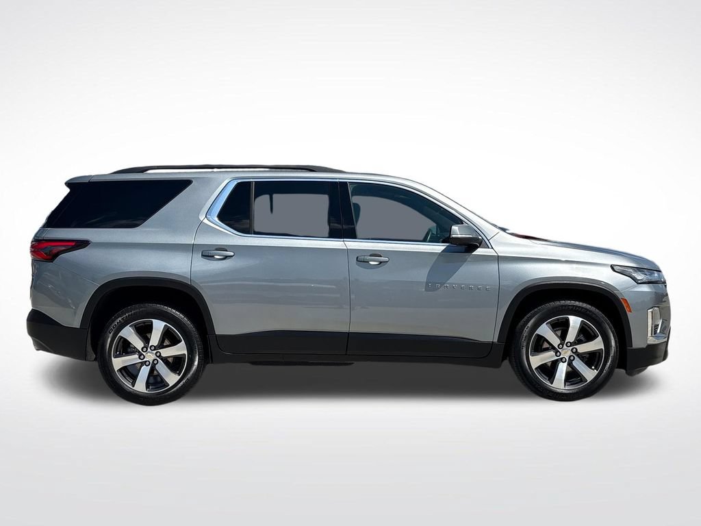 Used 2023 Chevrolet Traverse LT w/ LT Premium Package AWD/4WD image 9
