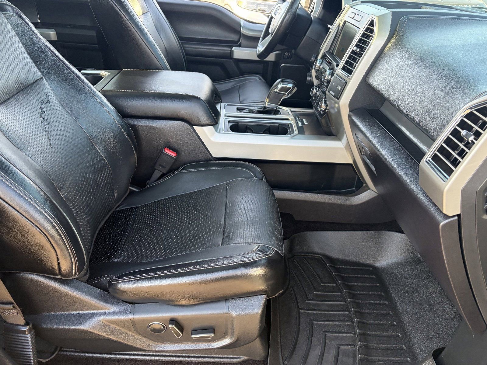 Used 2016 Ford F150 Lariat image 12