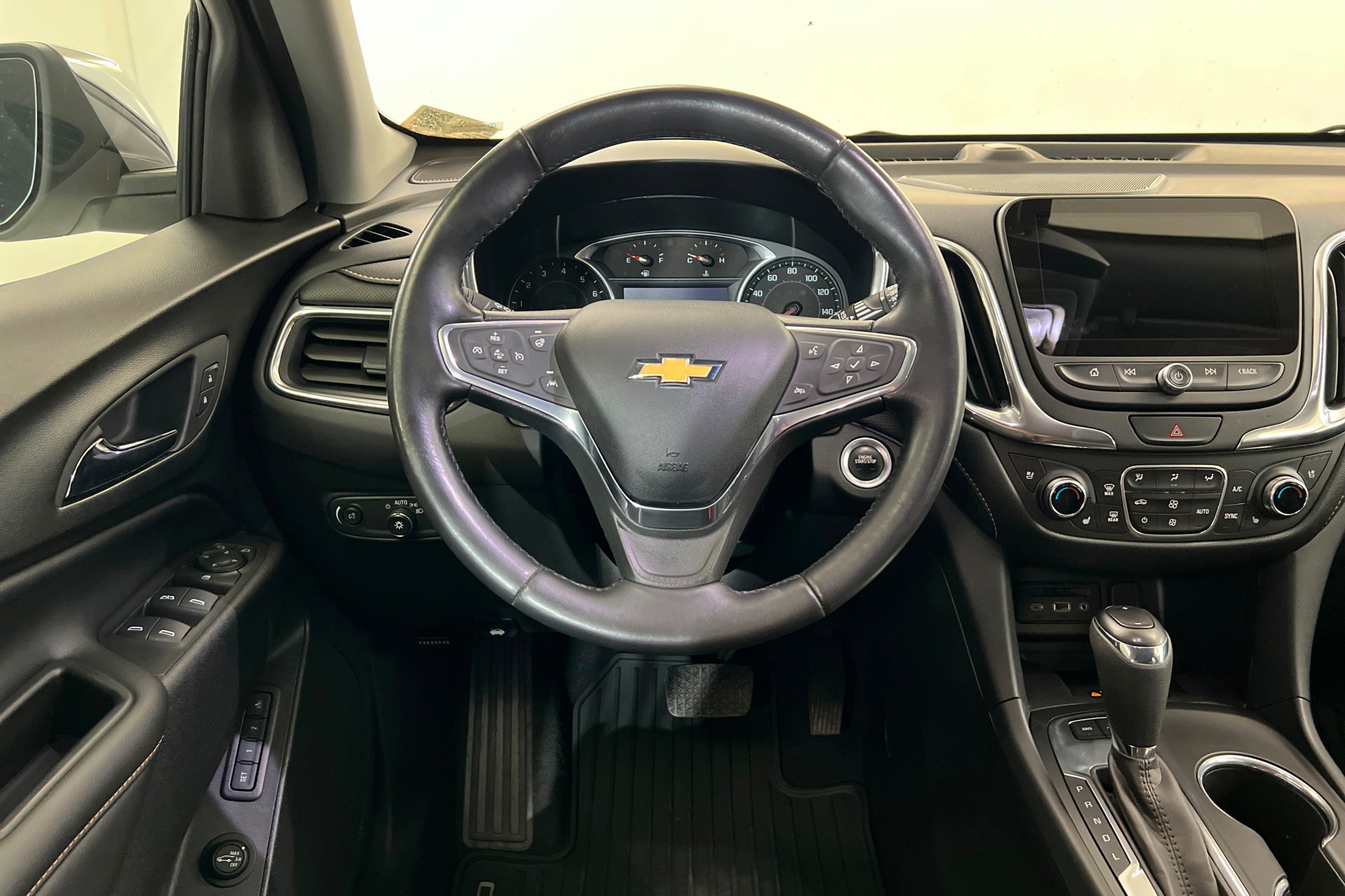 Used 2020 Chevrolet Equinox Premier AWD/4WD image 13