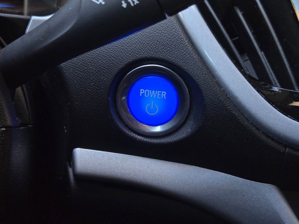 Used 2018 Chevrolet Volt LT w/ Comfort Package FWD image 20