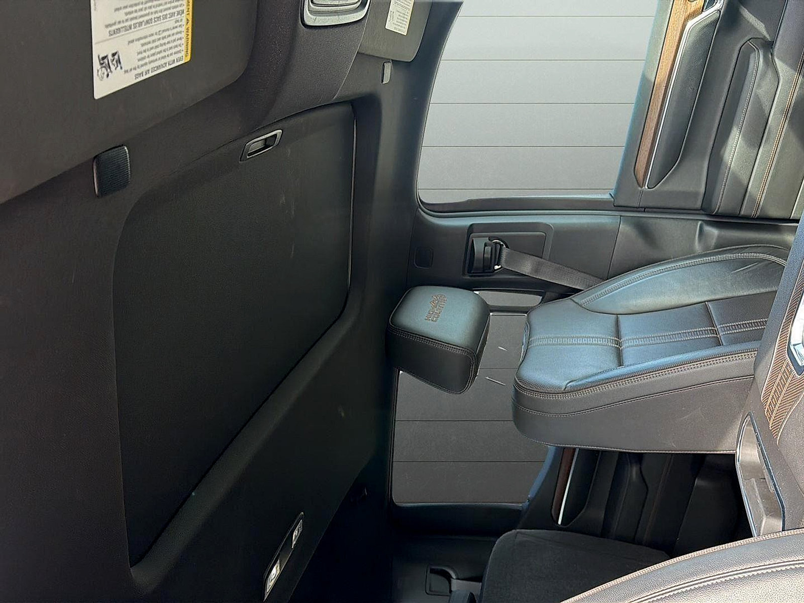 Used 2022 Chevrolet Silverado 1500 High Country w/ High Country Premium Package AWD/4WD image 19