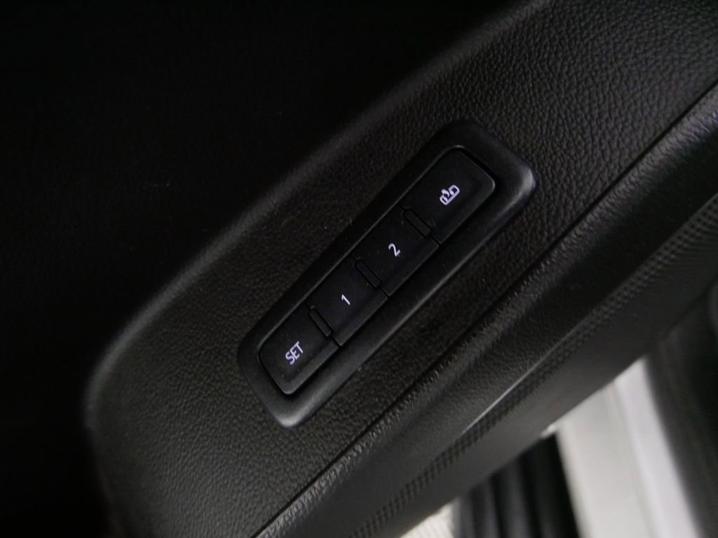 Used 2020 Chevrolet Suburban LT image 15