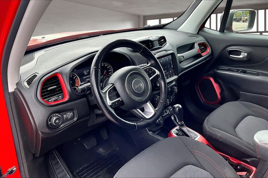 Used 2019 Jeep Renegade Trailhawk w/ UConnect 8.4 Nav Group AWD/4WD image 16