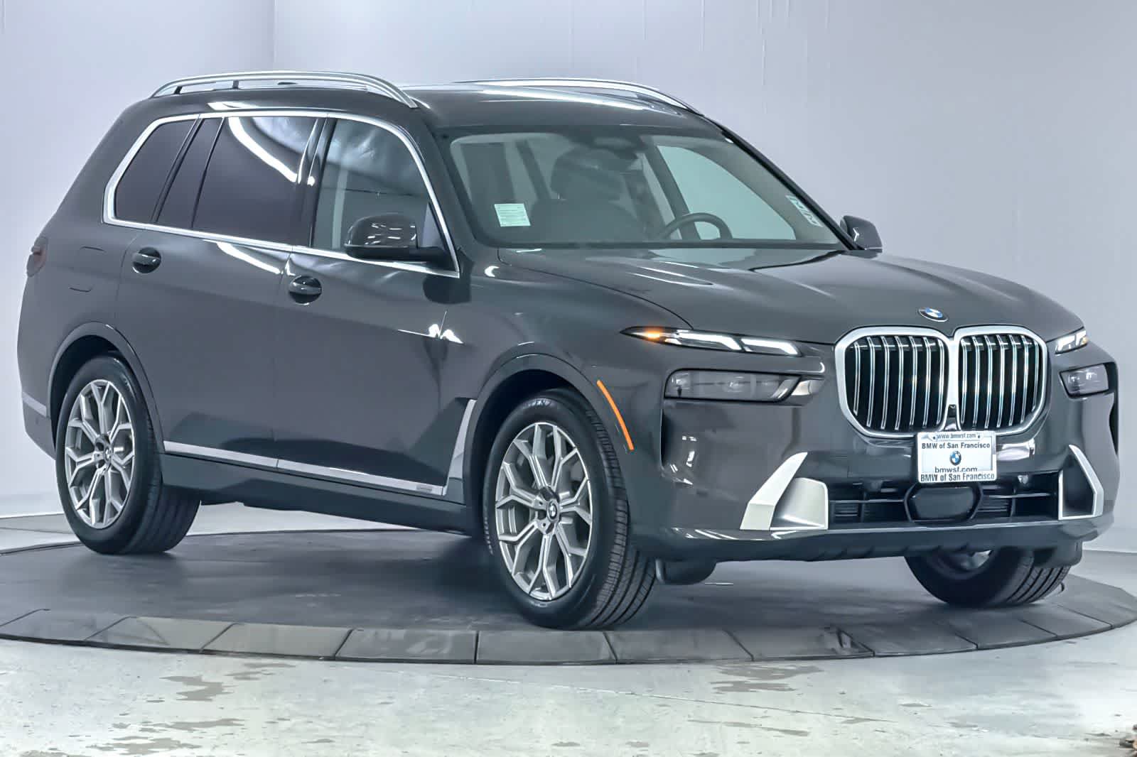 Used 2026 BMW X7 xDrive40i AWD/4WD image 9