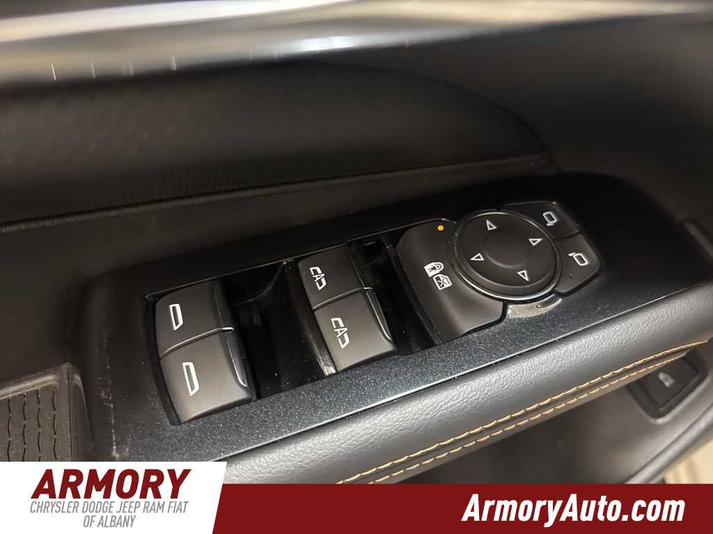 Used 2021 Cadillac CT4 V w/ Technology Package image 9