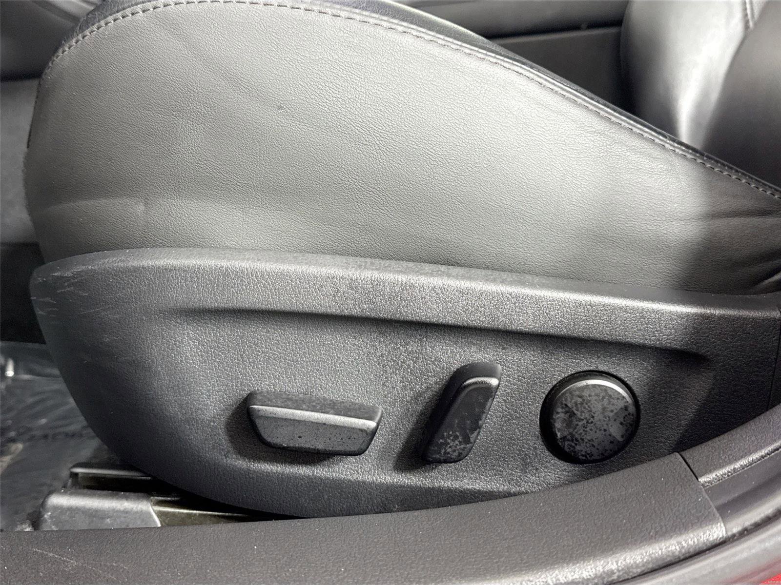 Used 2020 MAZDA MAZDA3 AWD Sedan w/ Premium Package image 45