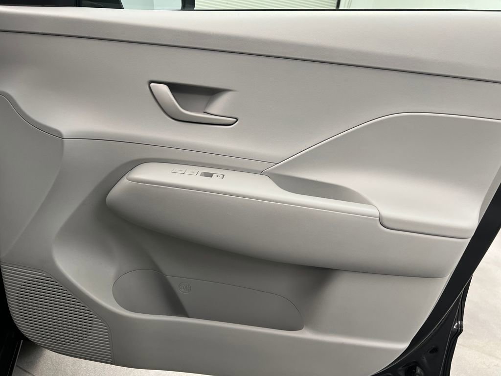 Used 2025 Hyundai Kona SEL FWD image 25
