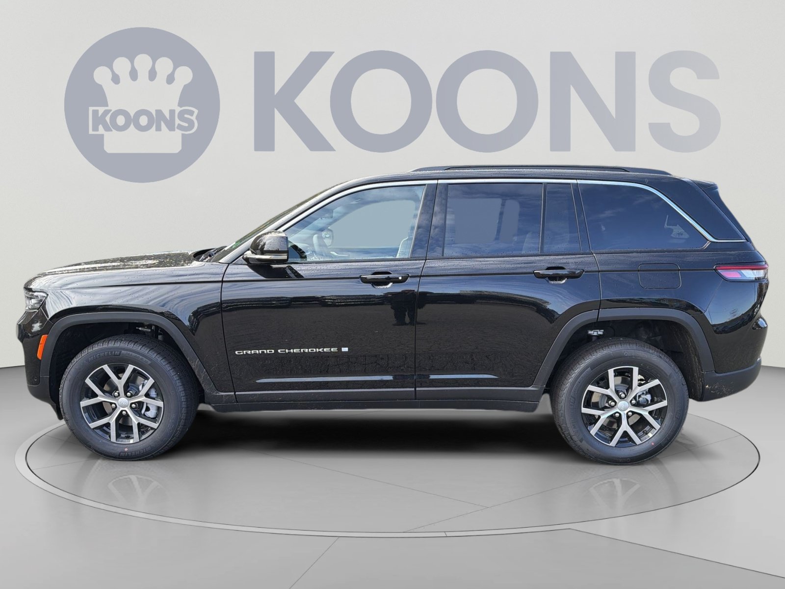 New 2025 Jeep Grand Cherokee Limited w/ Luxury Tech Group II AWD/4WD image 2