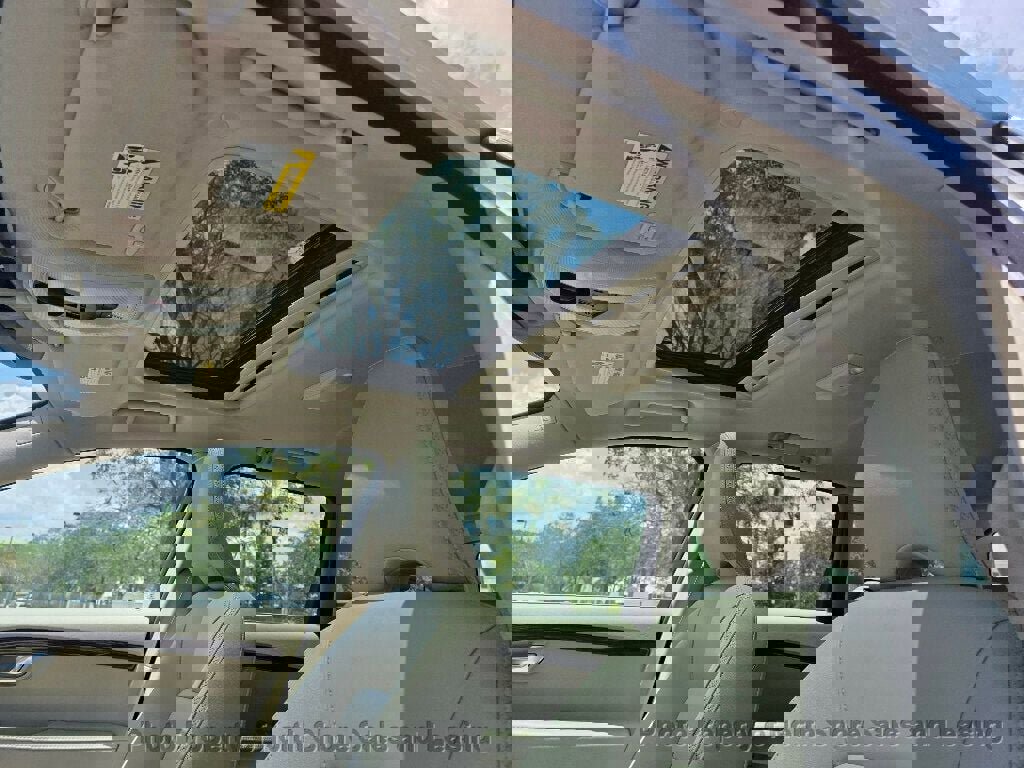 Used 2015 Volvo XC70 T5 Premier w/ Proximity Package FWD image 26