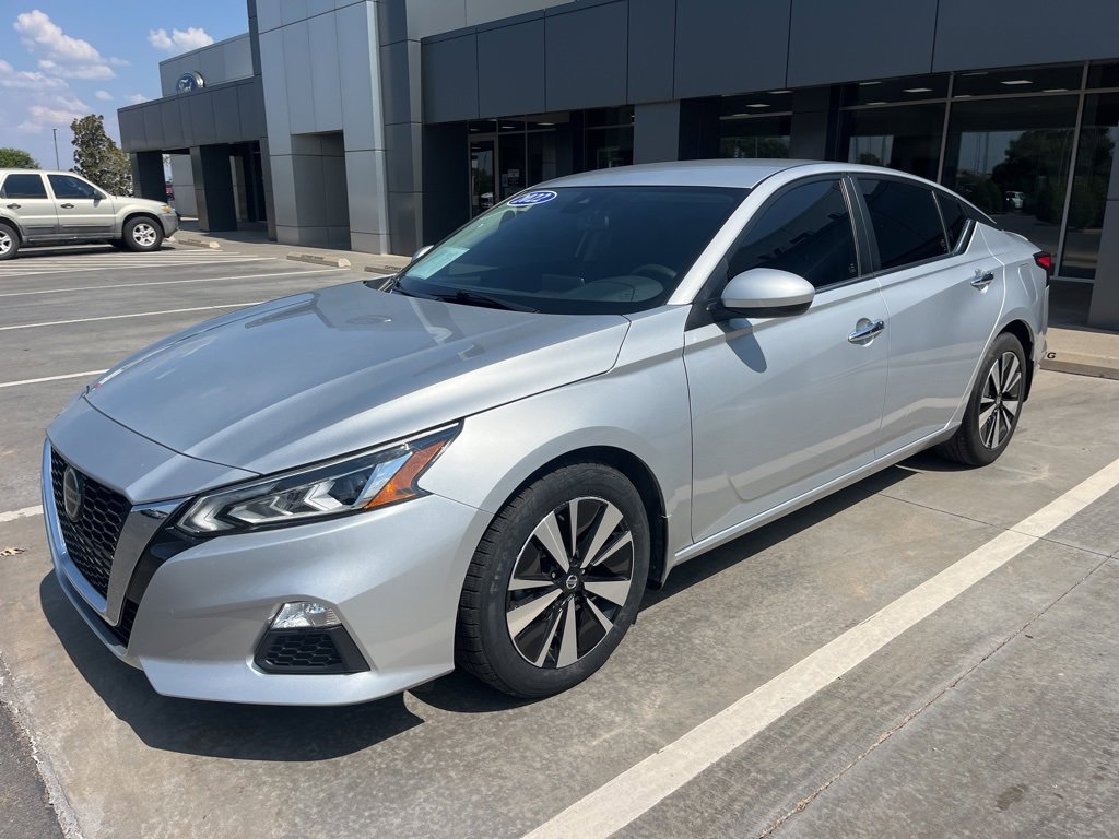 Used 2022 Nissan Altima 2.5 SV