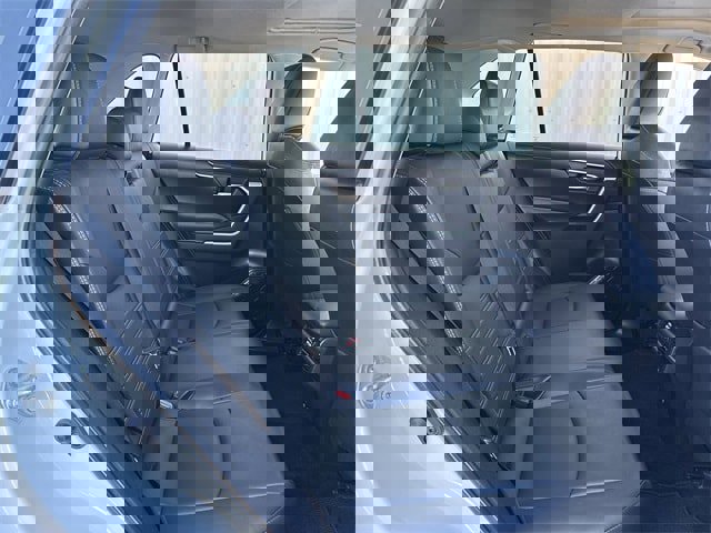 Used 2020 Toyota RAV4 XLE Premium image 32