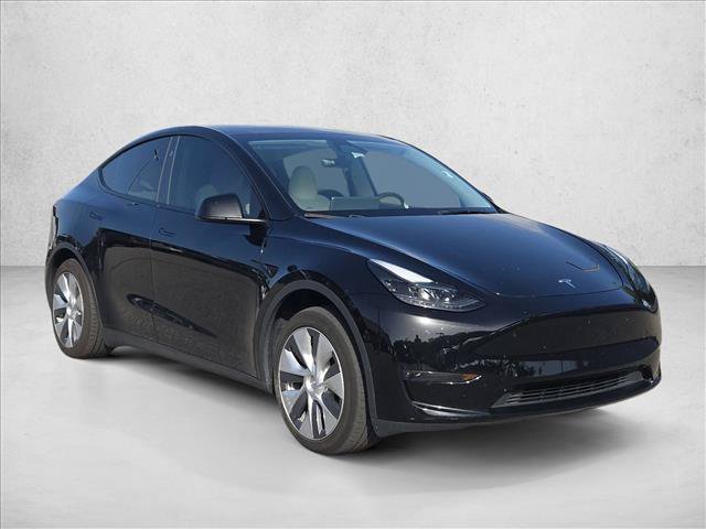 Used 2024 Tesla Model Y 2WD video 3