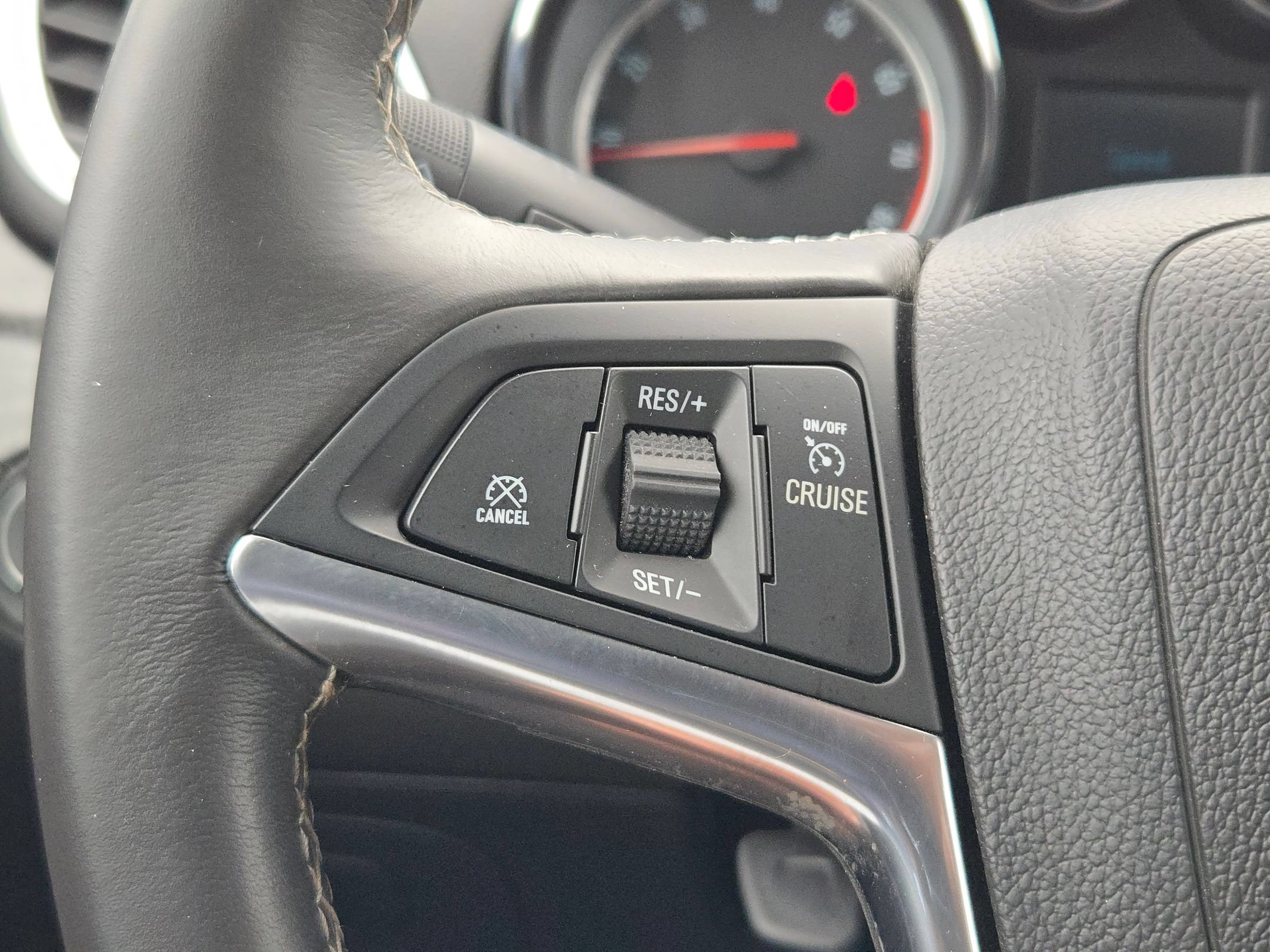 Used 2015 Buick Encore FWD image 21