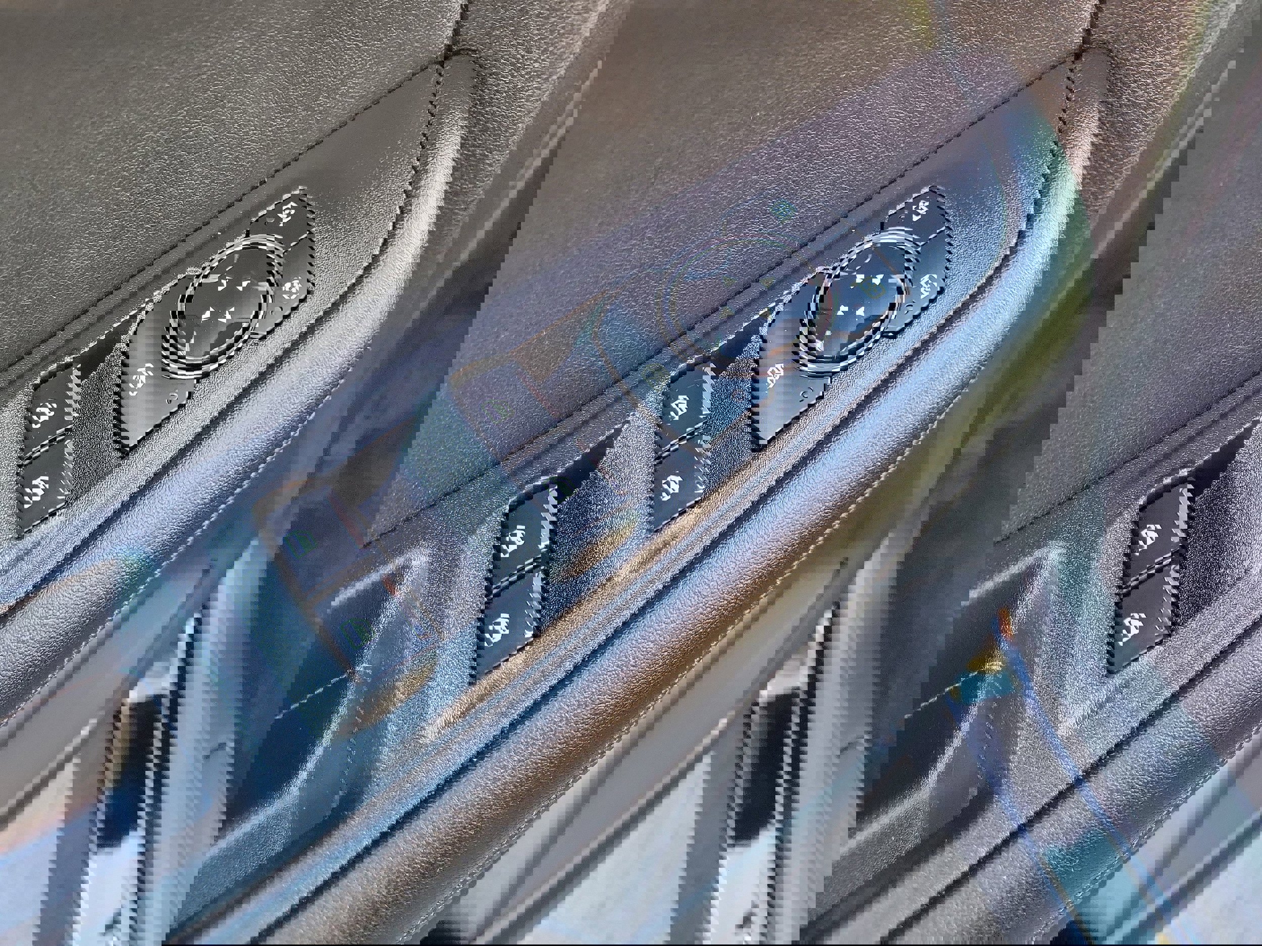 Used 2024 Ford Edge SEL w/ Convenience Package image 18