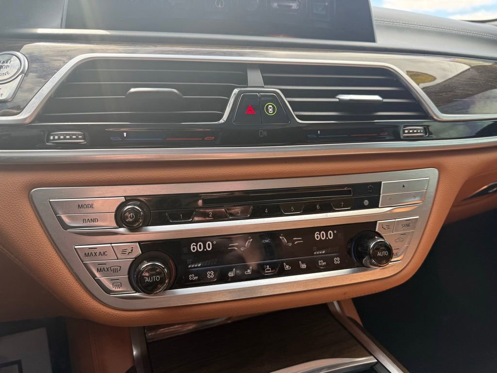 Used 2017 BMW 750i xDrive image 14