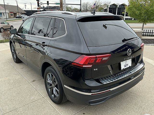 Used 2022 Volkswagen Tiguan SE AWD/4WD image 10