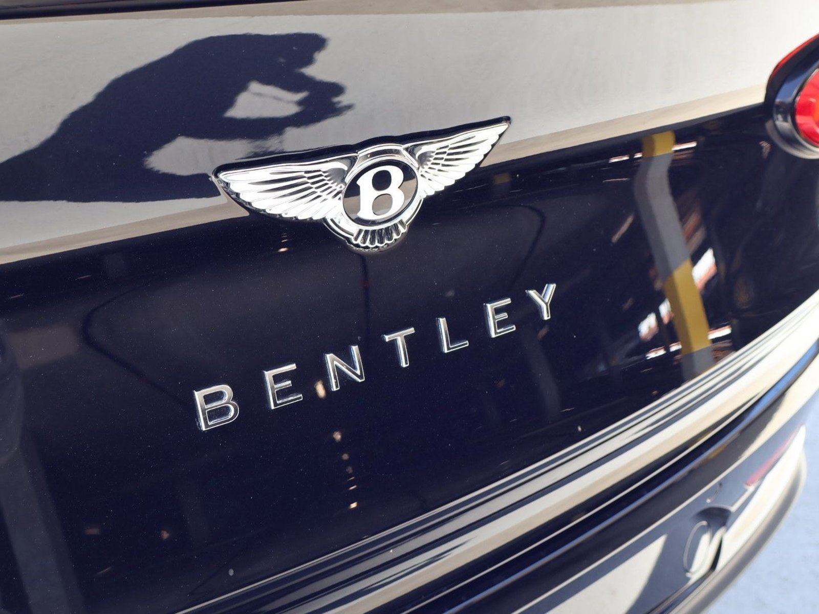 Certified 2025 Bentley Bentayga image 13