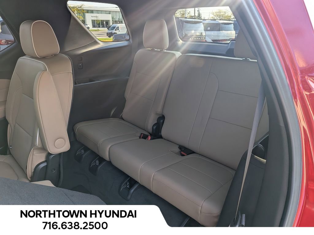 Used 2023 Chevrolet Traverse Premier w/ LPO, Floor Liner Package AWD/4WD image 38