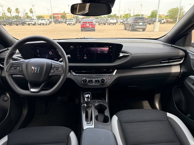 Used 2025 Buick Envista Preferred w/ Convenience II Package FWD image 12