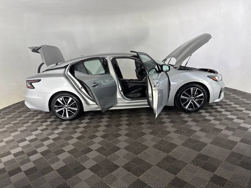 Used 2022 Nissan Maxima SV w/ Floor Mat Group FWD image 14