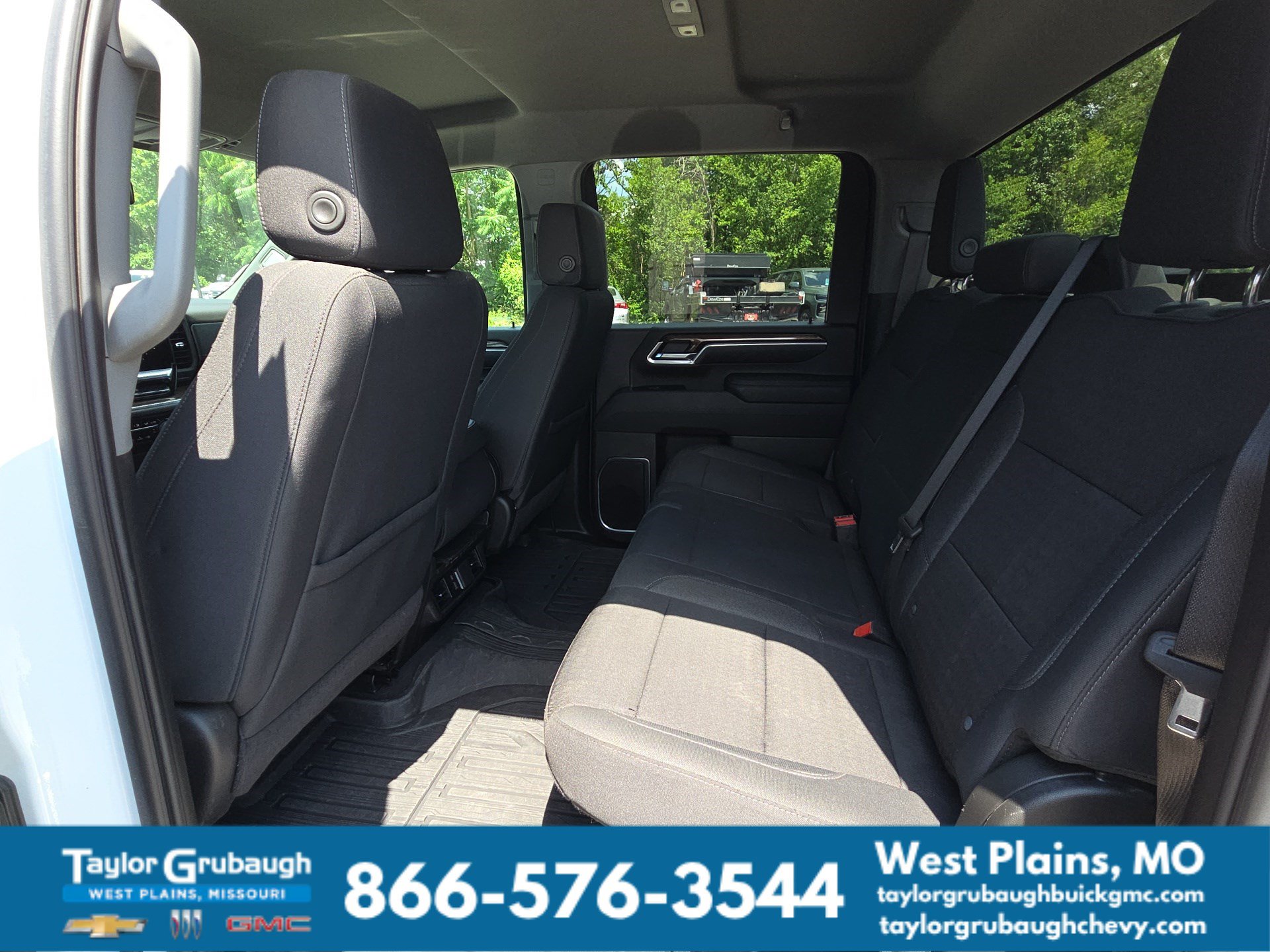 Used 2025 Chevrolet Silverado 3500 LT w/ Convenience Package AWD/4WD image 29
