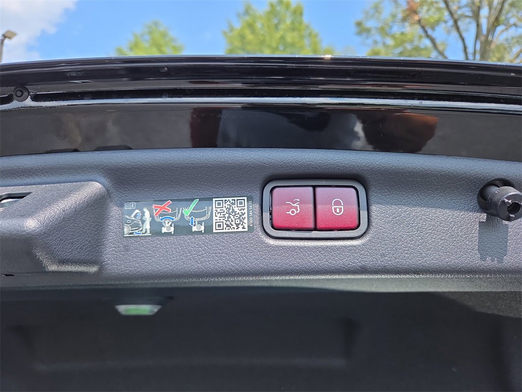 New 2025 Mercedes-Benz C 300 Sedan image 15