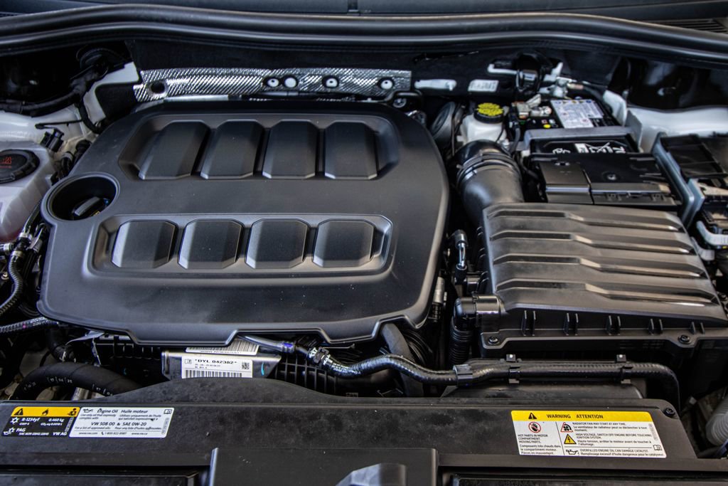 Certified 2025 Volkswagen Tiguan SE image 11