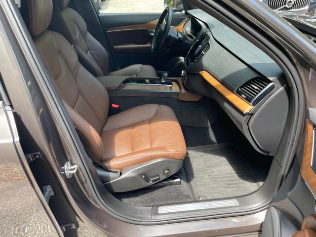 Certified 2024 Volvo XC90 B5 Plus AWD/4WD image 13
