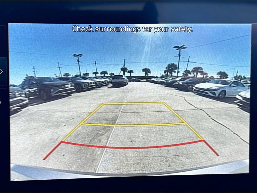 Used 2025 Hyundai Elantra Limited image 14