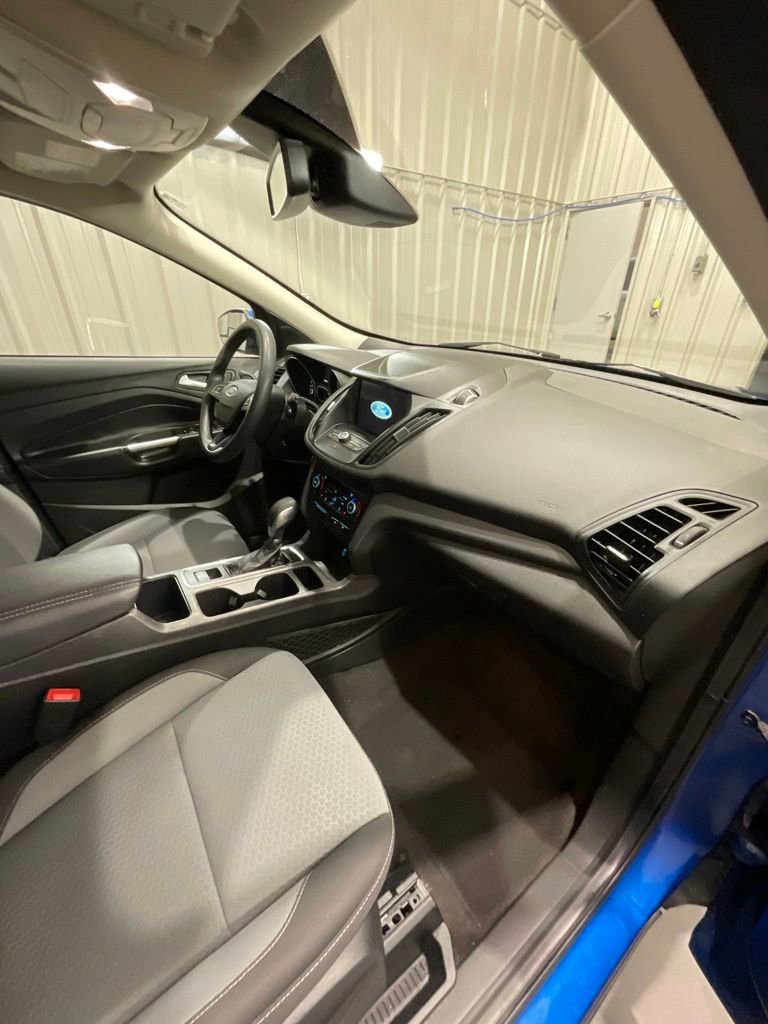 Used 2019 Ford Escape SE image 16