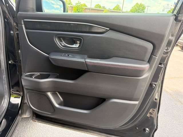 Used 2025 Honda Pilot Black Edition image 14