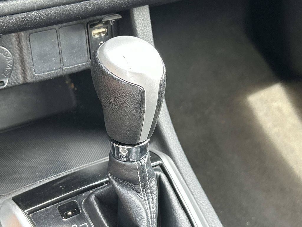 Used 2018 Toyota Corolla LE FWD image 39
