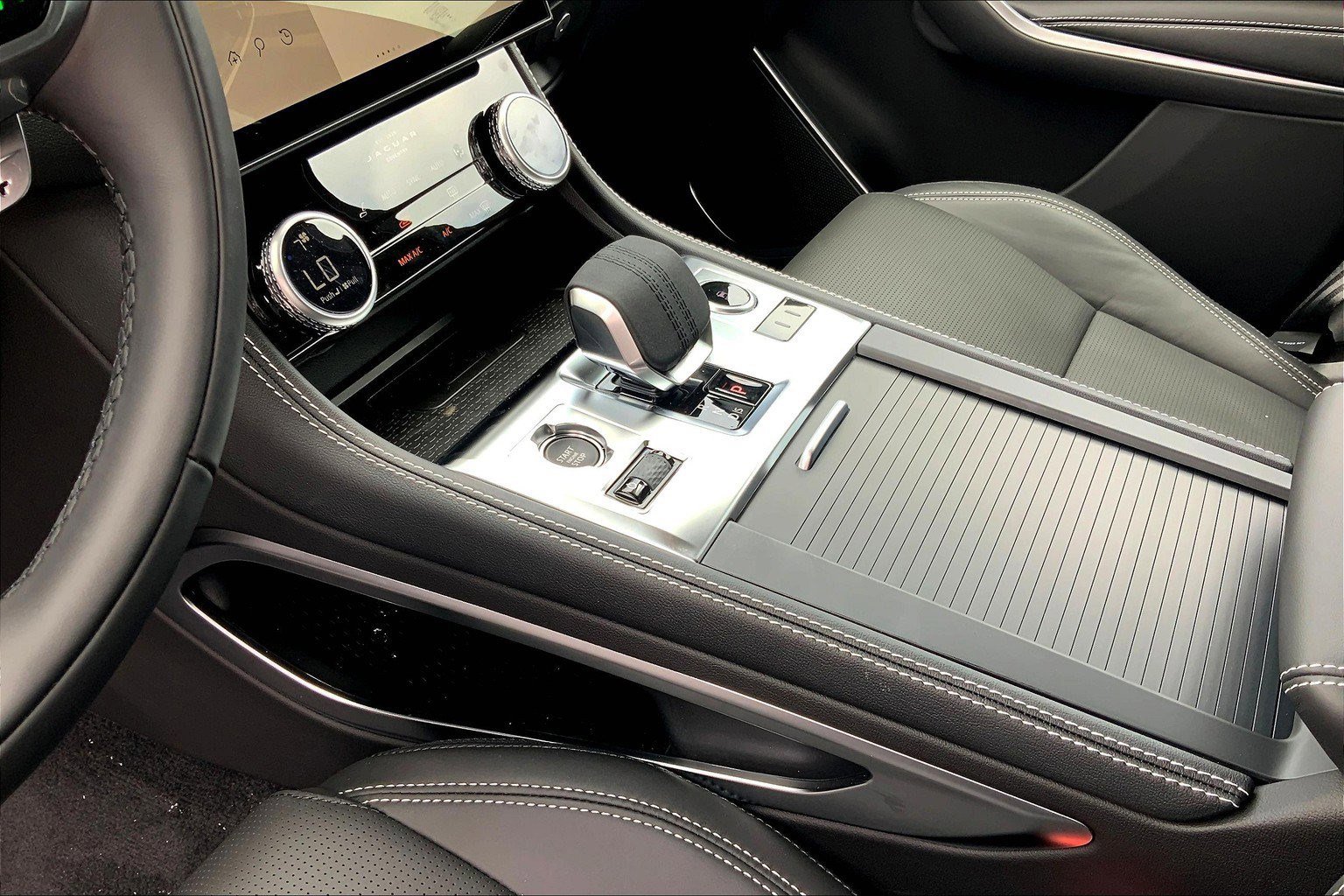 New 2026 Jaguar F-PACE R-Dynamic S image 7