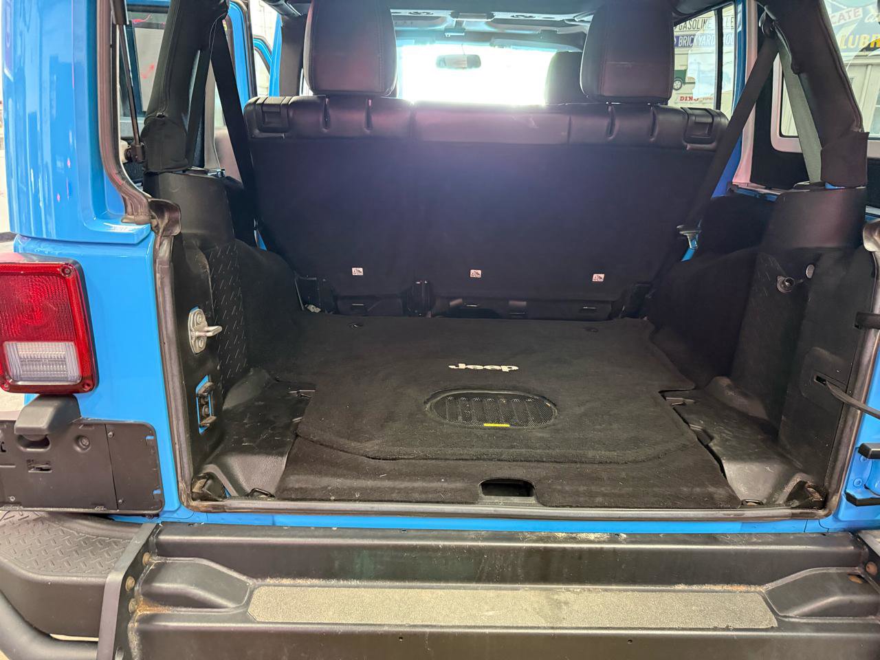 Used 2017 Jeep Wrangler Unlimited Sahara AWD/4WD image 23