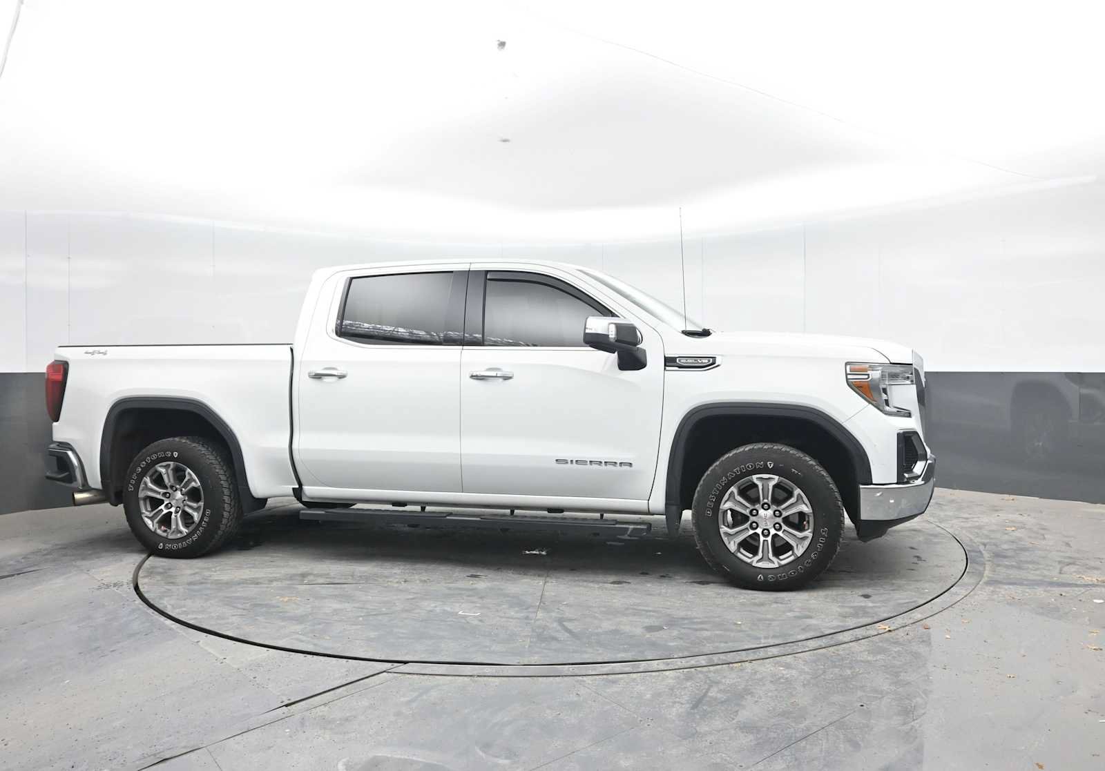 Used 2019 GMC Sierra 1500 SLT w/ SLT Convenience Package AWD/4WD image 9