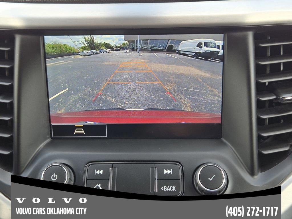 Used 2021 GMC Acadia SLT FWD image 17